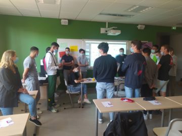 L'équipe du débat à la rencontre des lycéens Dhuoda à Nîmes