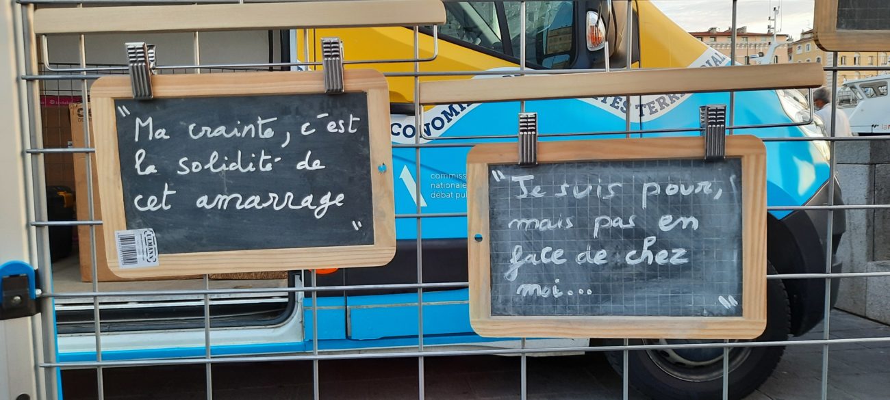 Débat mobile au Vieux Port de Marseille, le 12 octobre